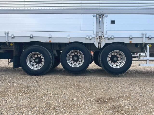 その他のメーカーその他の車種ウイングトレーラー大型（10t）[写真24]