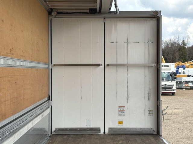 UDトラックスクオンアルミウイング大型（10t）[写真12]