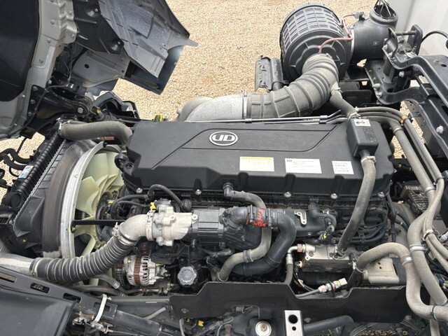 UDトラックスクオンアルミウイング大型（10t）[写真17]