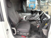 UDトラックスクオンアルミウイング大型（10t）[写真20]