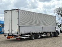 UDトラックスクオンアルミウイング大型（10t）[写真02]