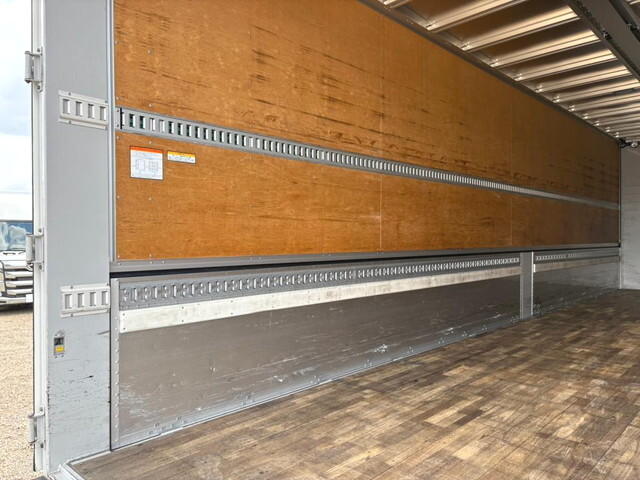 UDトラックスクオンアルミウイング大型（10t）[写真09]