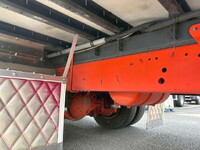 日野レンジャー冷蔵冷凍ウイング中型（4t）[写真15]