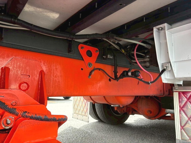 日野レンジャー冷蔵冷凍ウイング中型（4t）[写真15]