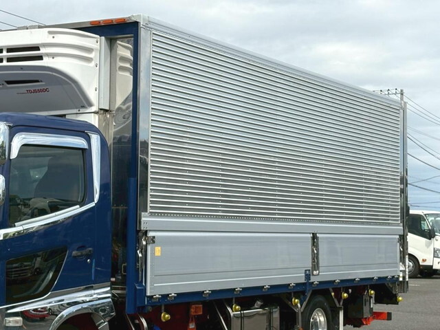 日野レンジャー冷蔵冷凍ウイング中型（4t）[写真06]