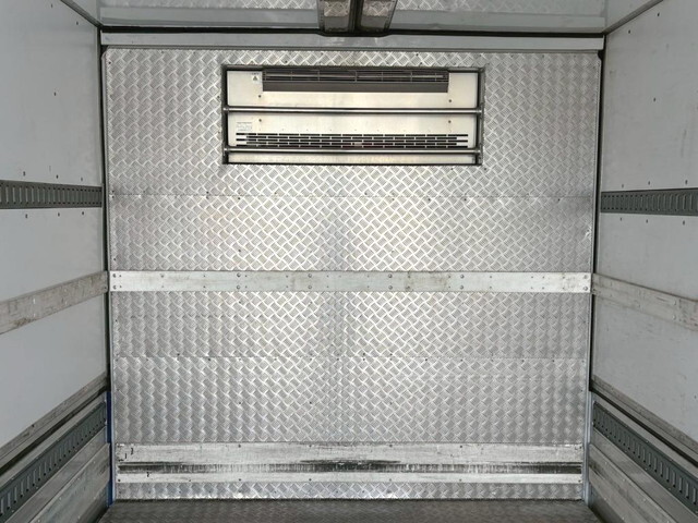 日野レンジャー冷蔵冷凍ウイング中型（4t）[写真07]