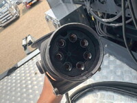 UDトラックスクオントレーラーヘッド（トラクターヘッド）大型（10t）[写真12]