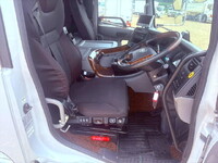 UDトラックスクオントレーラーヘッド（トラクターヘッド）大型（10t）[写真19]