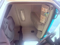 UDトラックスクオントレーラーヘッド（トラクターヘッド）大型（10t）[写真22]