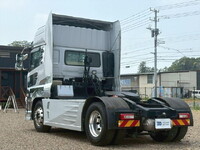 UDトラックスクオントレーラーヘッド（トラクターヘッド）大型（10t）[写真02]