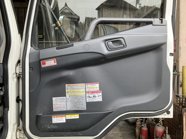 三菱ふそうファイタークレーン5段中型（4t）[写真28]