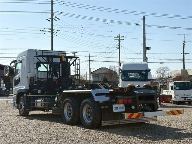 三菱ふそうスーパーグレートコンテナ専用車大型（10t）[写真02]