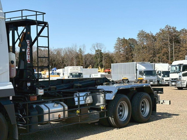 三菱ふそうスーパーグレートコンテナ専用車大型（10t）[写真05]