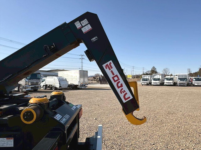 三菱ふそうスーパーグレートコンテナ専用車大型（10t）[写真09]