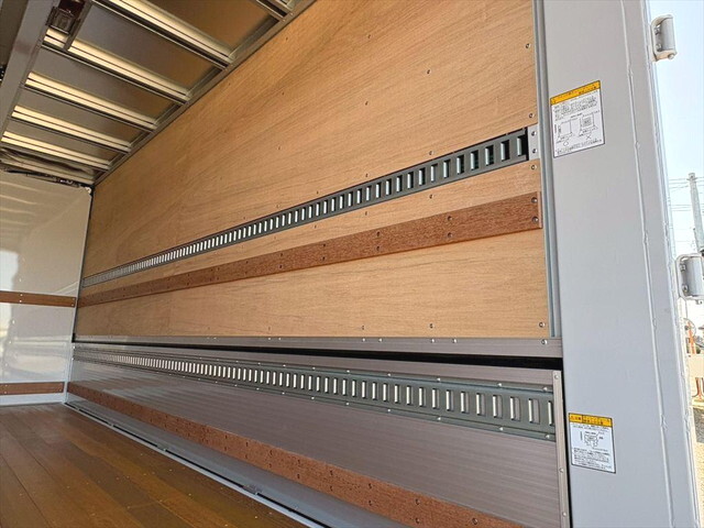 日野デュトロアルミウイング小型（2t・3t）[写真05]