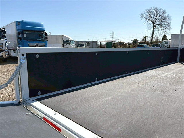 三菱ふそうキャンタークレーン4段小型（2t・3t）[写真08]