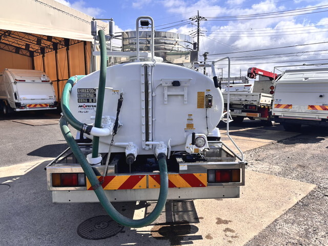 マツダタイタンバキュームカー小型（2t・3t）[写真05]