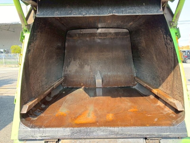 いすゞエルフパッカー車（塵芥車）小型（2t・3t）[写真10]