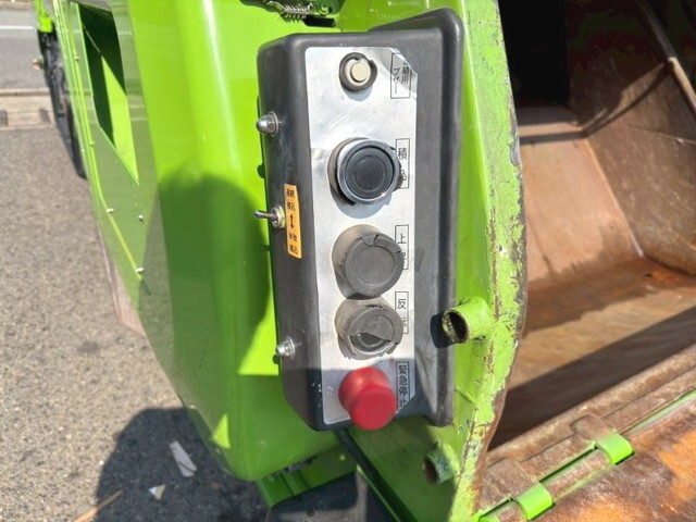 いすゞエルフパッカー車（塵芥車）小型（2t・3t）[写真14]