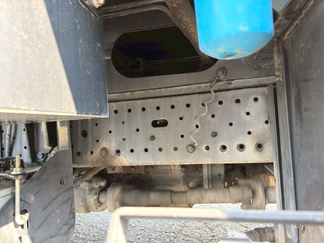 いすゞエルフパッカー車（塵芥車）小型（2t・3t）[写真20]