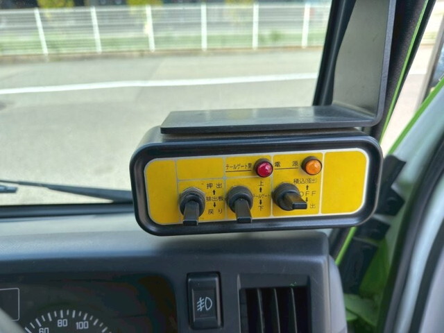 いすゞエルフパッカー車（塵芥車）小型（2t・3t）[写真29]