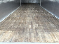 UDトラックスクオンアルミウイング大型（10t）[写真11]