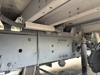 UDトラックスクオンアルミウイング大型（10t）[写真15]