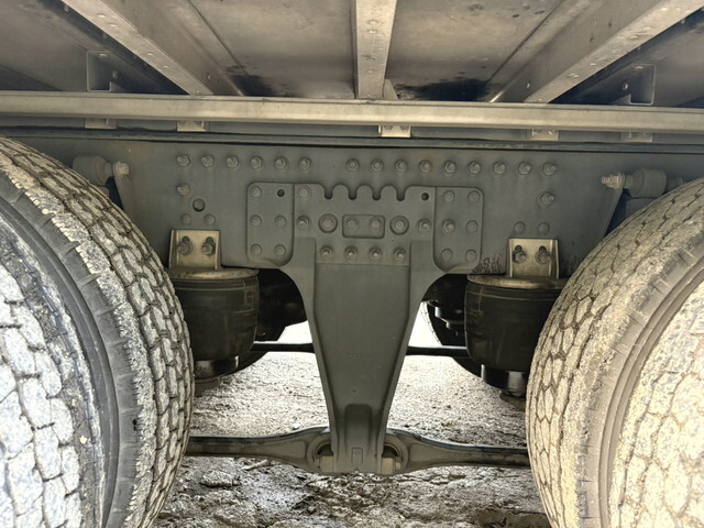 UDトラックスクオンアルミウイング大型（10t）[写真23]