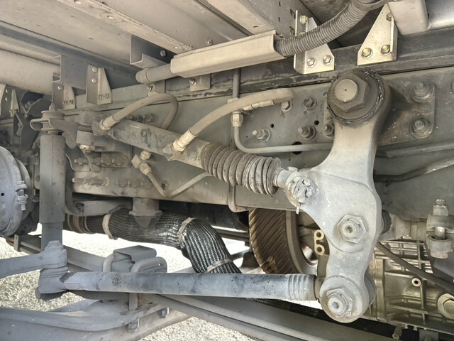 UDトラックスクオンアルミウイング大型（10t）[写真24]