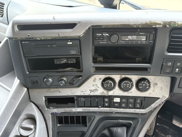 UDトラックスクオンアルミウイング大型（10t）[写真27]