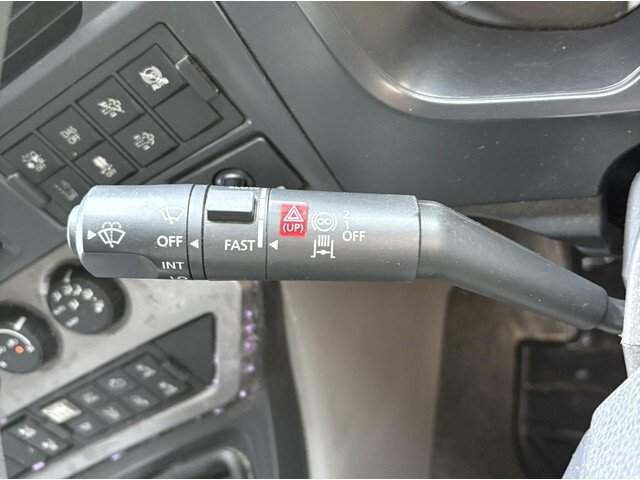 UDトラックスクオンアルミウイング大型（10t）[写真31]