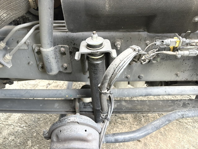 UDトラックスクオンアルミウイング大型（10t）[写真34]