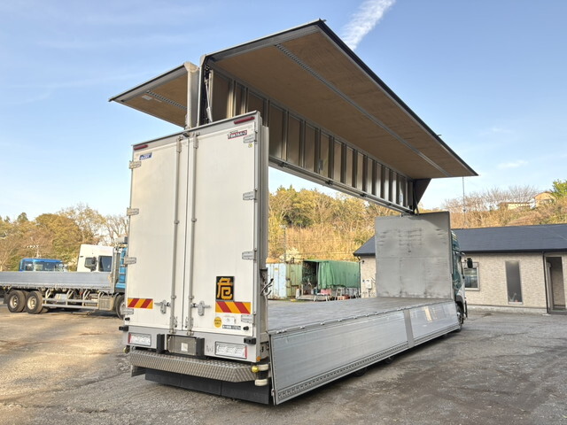 UDトラックスクオンアルミウイング大型（10t）[写真04]