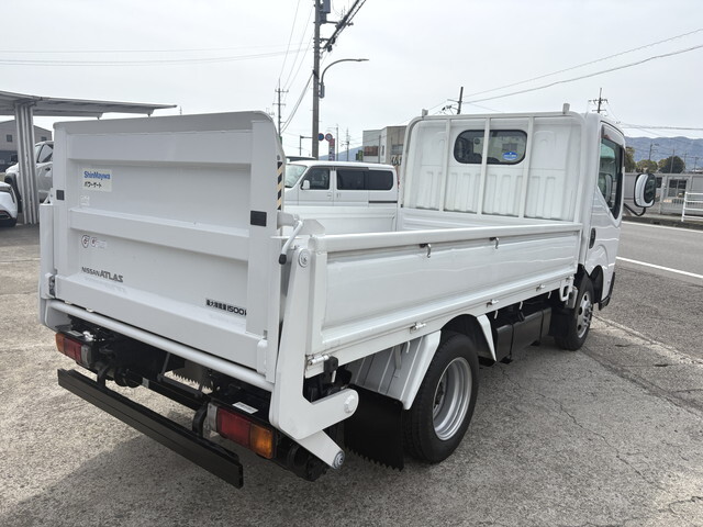日産アトラス平ボディ小型（2t・3t）[写真04]