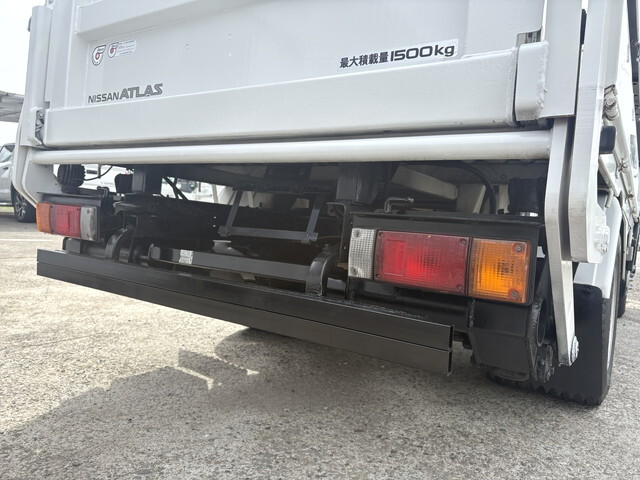 日産アトラス平ボディ小型（2t・3t）[写真05]