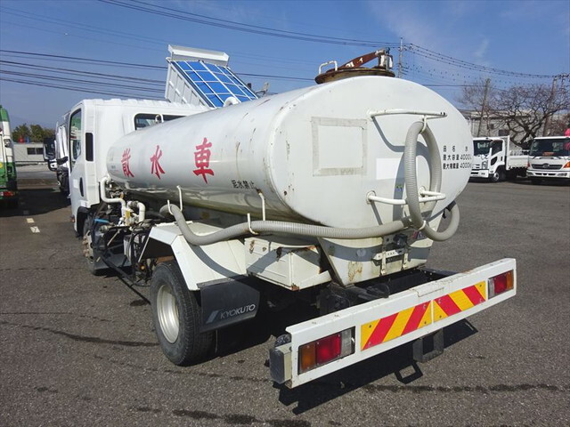 いすゞエルフ散水車小型（2t・3t）[写真02]