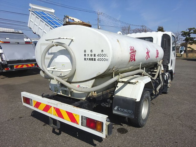 いすゞエルフ散水車小型（2t・3t）[写真03]