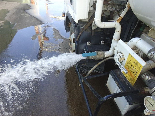 いすゞエルフ散水車小型（2t・3t）[写真38]