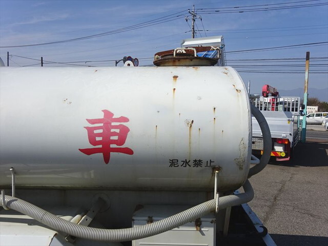 いすゞエルフ散水車小型（2t・3t）[写真09]