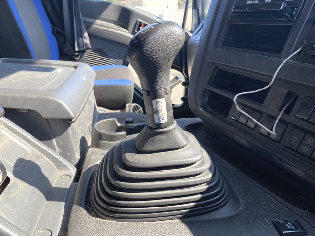 いすゞギガトレーラーヘッド（トラクターヘッド）大型（10t）[写真27]