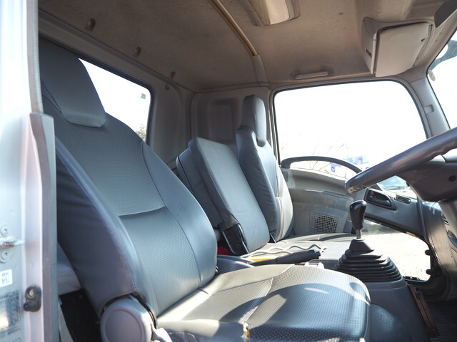 いすゞフォワードコンテナ専用車中型（4t）[写真11]