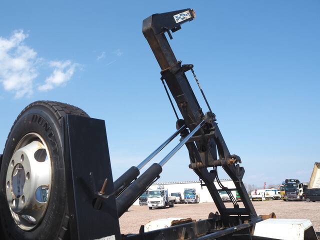 いすゞフォワードコンテナ専用車中型（4t）[写真25]