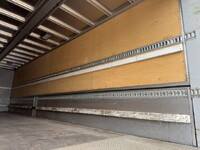 いすゞギガアルミウイング大型（10t）[写真14]