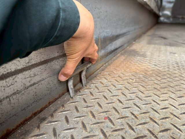 いすゞギガアルミウイング大型（10t）[写真14]