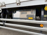 いすゞギガアルミウイング大型（10t）[写真20]