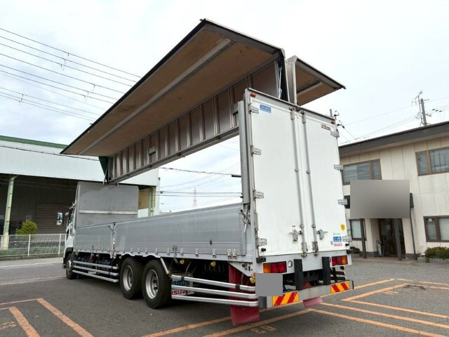 いすゞギガアルミウイング大型（10t）[写真02]