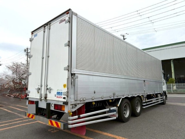 いすゞギガアルミウイング大型（10t）[写真04]