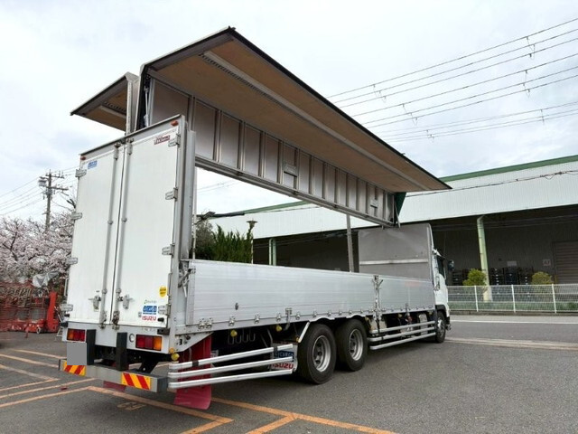 いすゞギガアルミウイング大型（10t）[写真08]