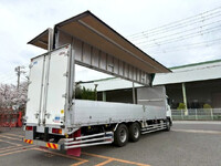 いすゞギガアルミウイング大型（10t）[写真09]