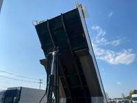 UDトラックスクオンダンプ大型（10t）[写真12]